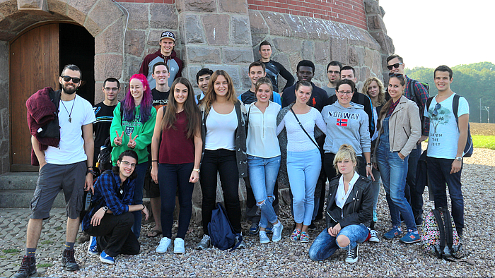 Group picture of the summer language course excursion to the water tower